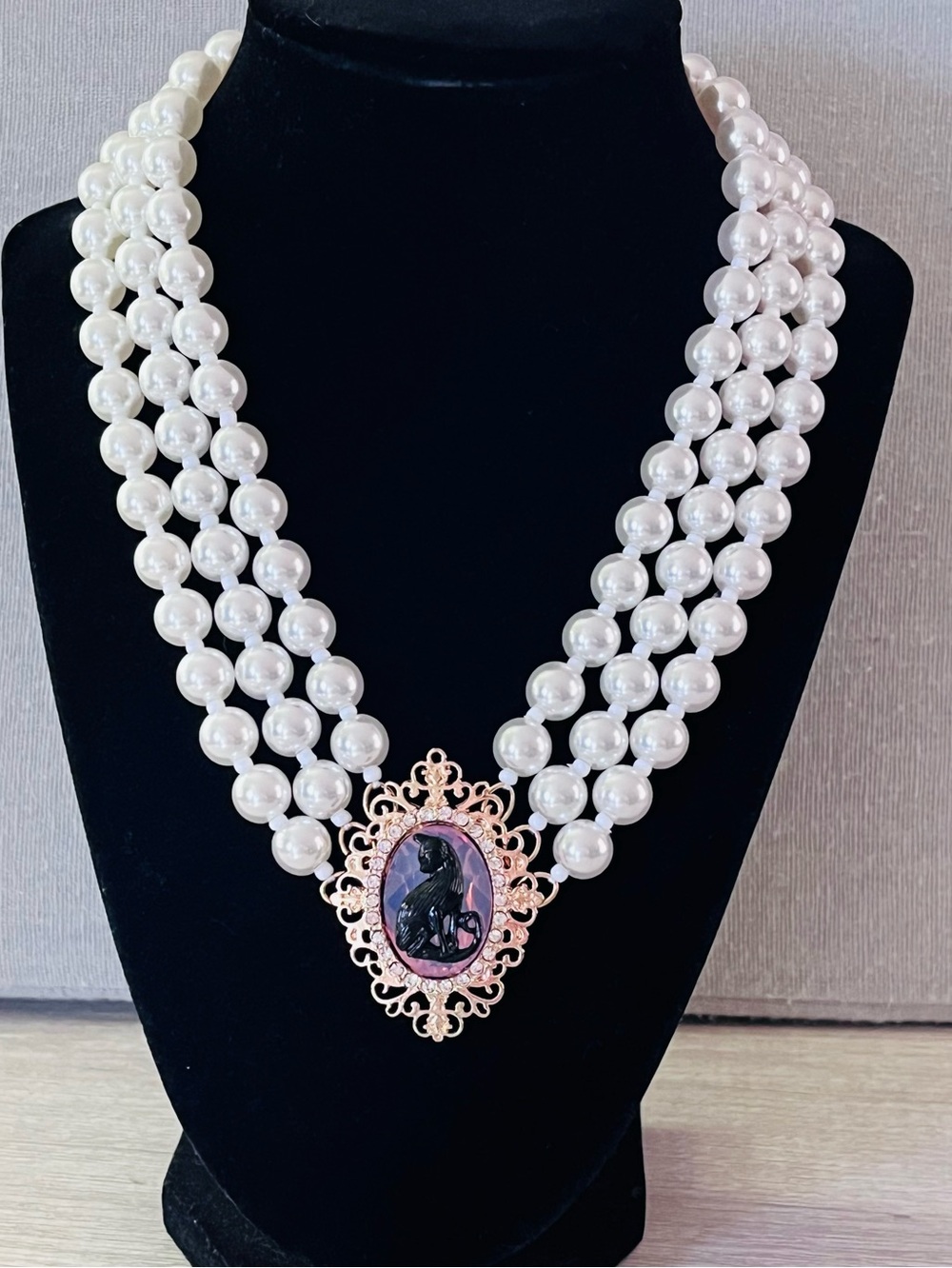 Betsey Johnson Multi-Strand Pearl Necklace with Cat Cameo Pendant NWT